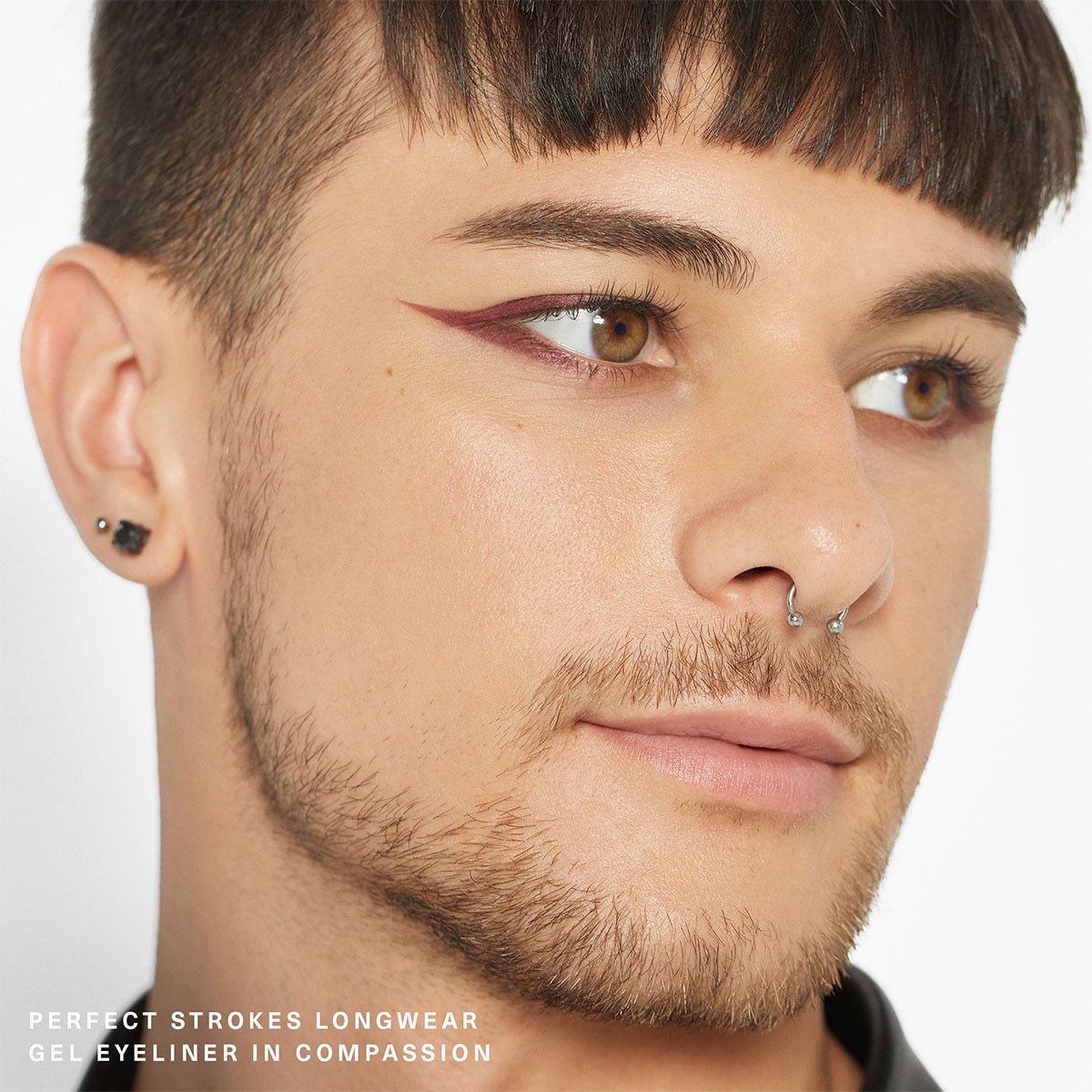 PERFECT STROKES (DELINEADOR DE OJOS DE GEL)